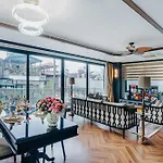 Luxe Paradise Residence Dang Thai Mai